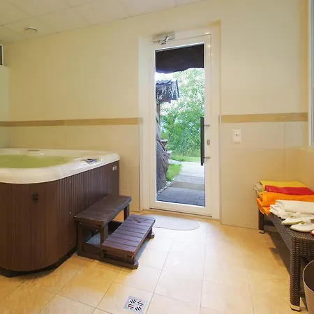 Christine Aparthotel Hafling